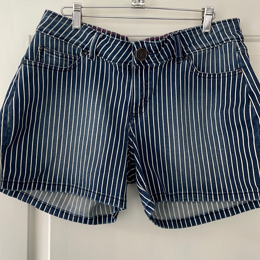 Wrangler ladies stretch jean shorts